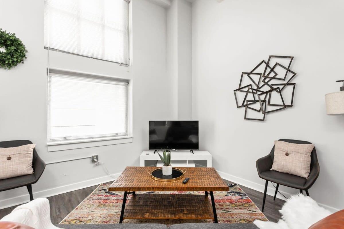 Modern Downtown Apartment 2Br 2Ba By Cozysuites อินเดียนาโพลิส ภายนอก รูปภาพ