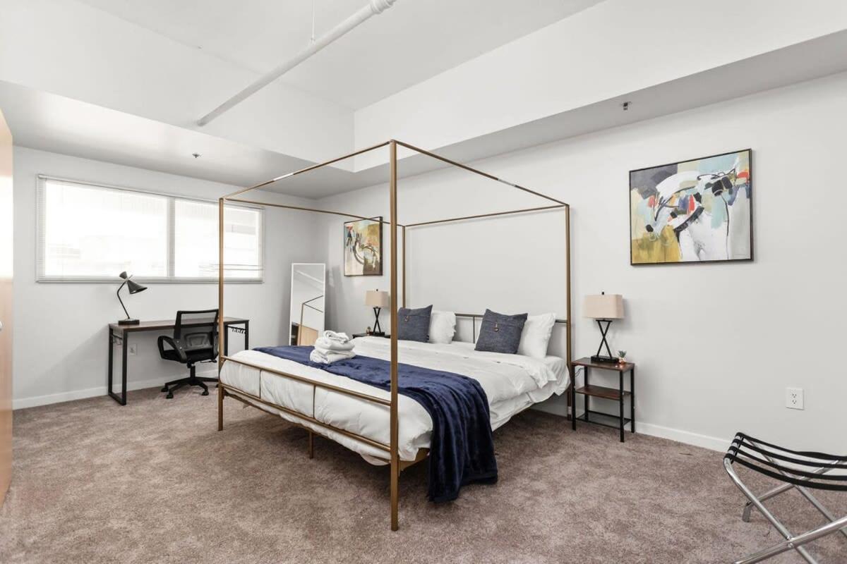 Modern Downtown Apartment 2Br 2Ba By Cozysuites อินเดียนาโพลิส ภายนอก รูปภาพ